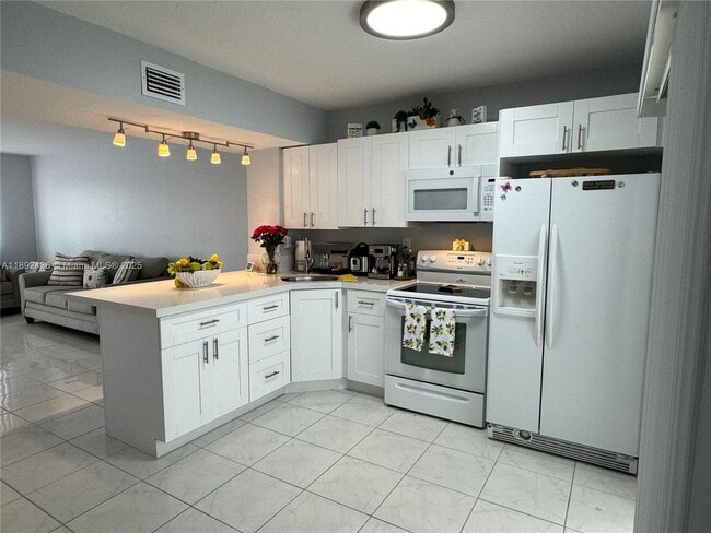 Building Photo - 1817 SW 107th Ave
