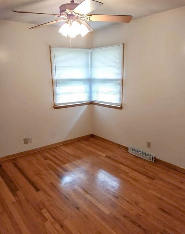 Building Photo - Neighbors Park Townhomes Unit 2838 D. Street