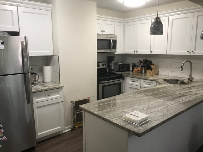Building Photo - 125 Montgomery Ave Rental