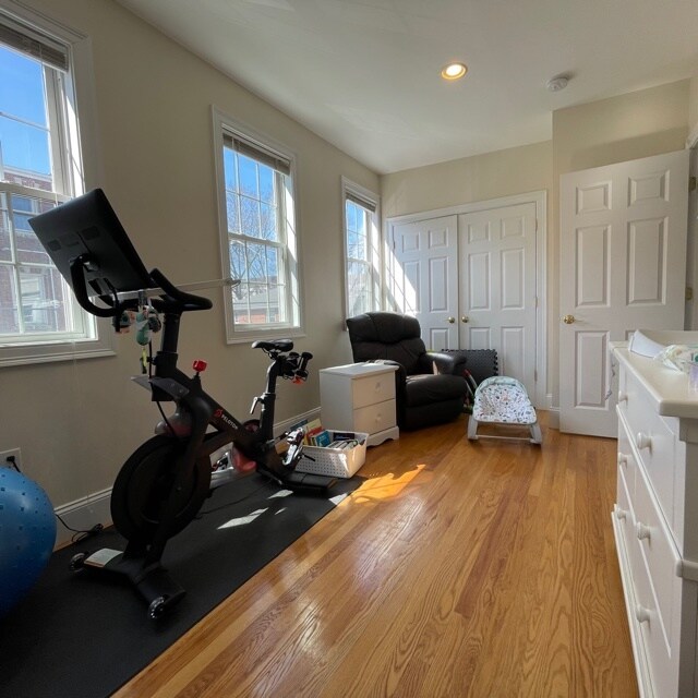 Photo - 211 W 9th St