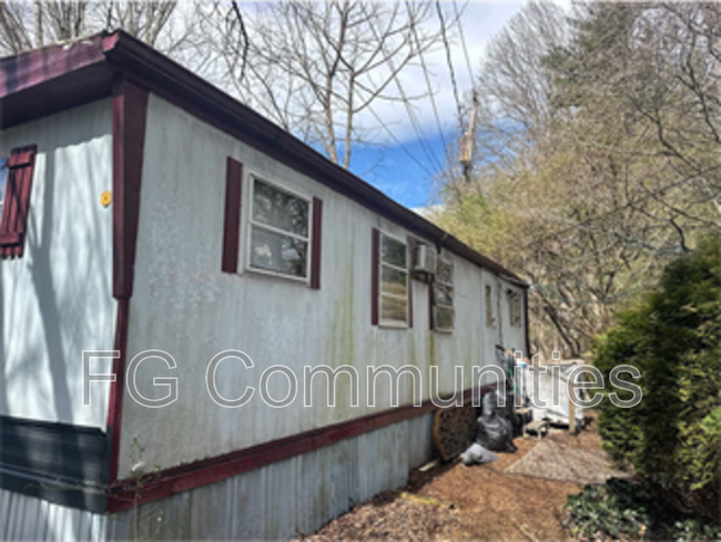 Photo - 123 Tuckaway Ln