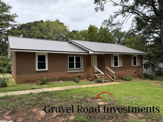 Building Photo - 1302 Crescent Ridge Rd NE