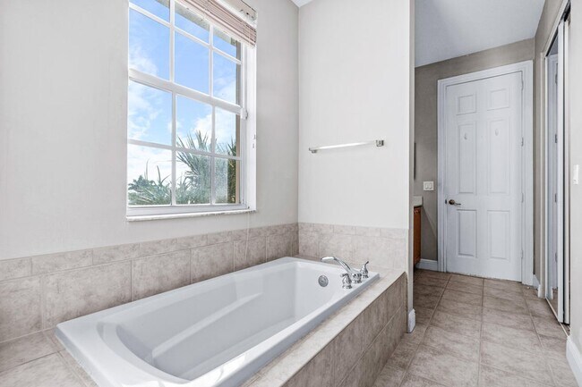 Photo - 2502 N Dixie Hwy