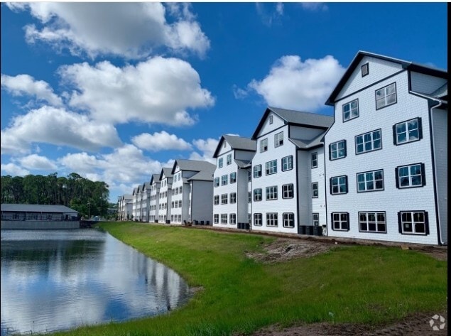 Building Photo - Bellamy Daytona Rental