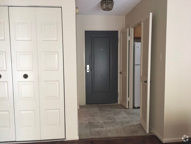 Building Photo - 5300 Columbia Pike Unit 412 Rental