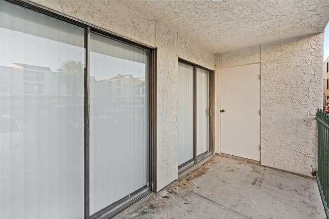 Building Photo - 2830 S Bartell Dr Unit 9
