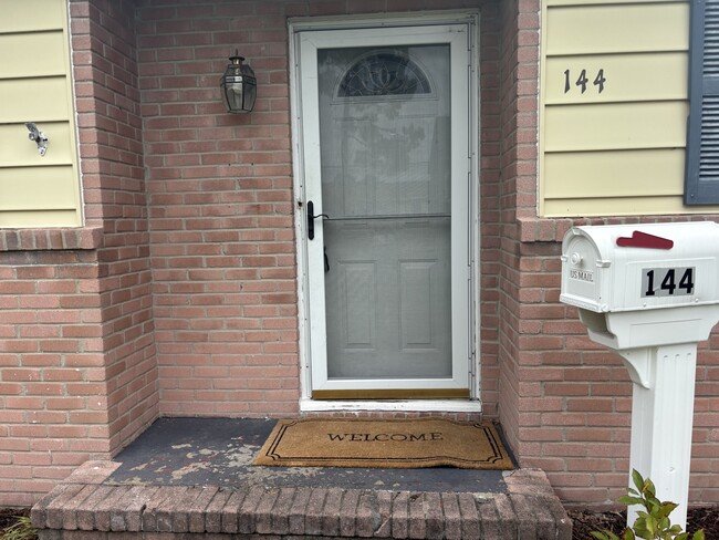 144 Gallant Fox Rd