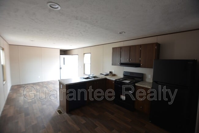 Photo - 725 N Chestnut Rd