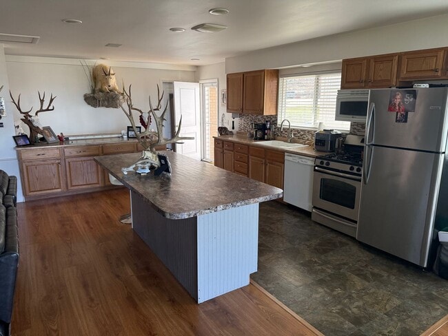 Photo - Beautifully updated duplex with parking and a storage shed Unit B