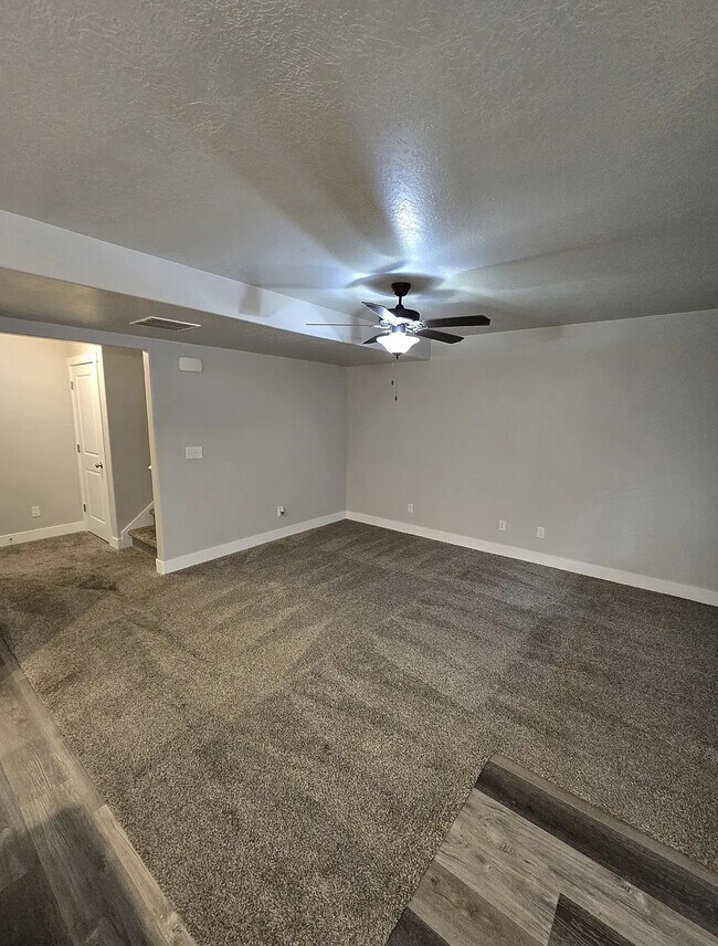 Photo - 2048 N 350 E