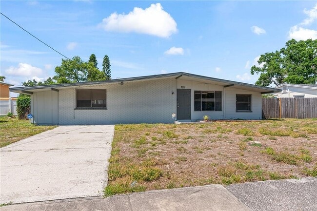 Building Photo - 3711 W Leila Ave
