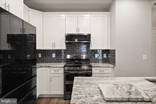 Building Photo - 9541 Center St