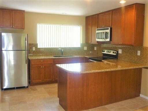 Photo - 962 S Mollison Ave Unidad 3