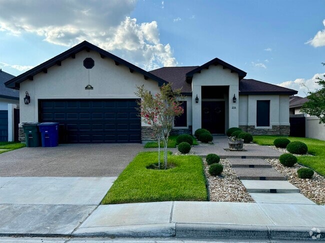 Building Photo - 216 Canyon Oak Dr Rental