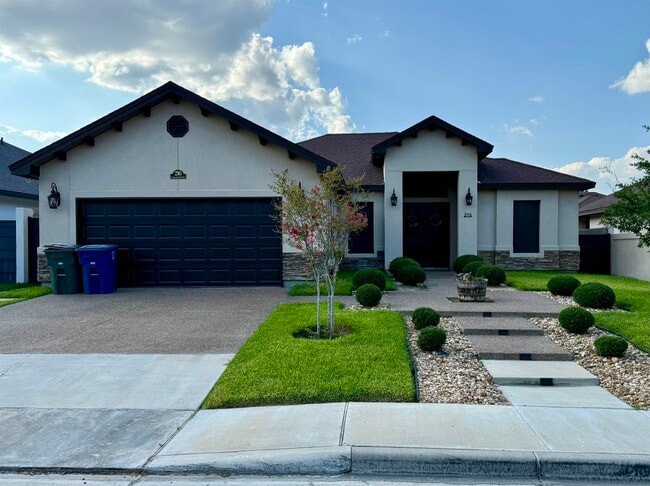 Building Photo - 216 Canyon Oak Dr Rental