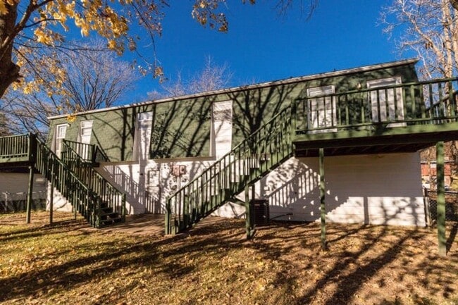 4330 W Bethany Dr