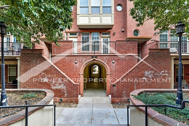 Building Photo - Charming Condo with Central AC and 2 Reser... Unit #204