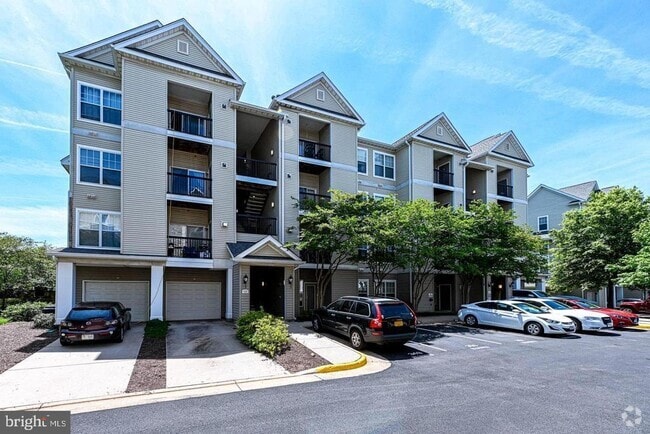 Building Photo - 5115 Travis Edward Way Unit G Rental
