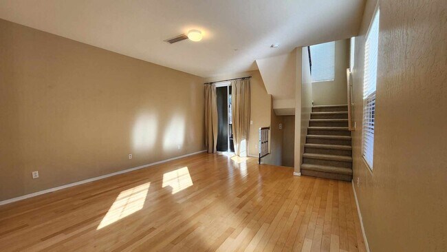 160 W Heather Ct