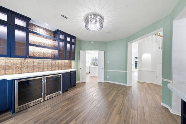 Photo - 2214 Lytham Ln