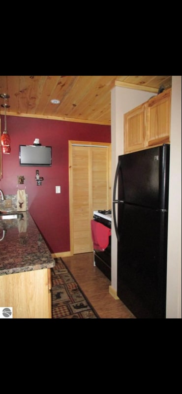 Photo - 1038 Wintergreen St