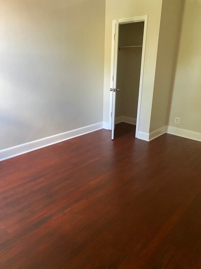 First bedroom - 1227 Holbrook Ter NE Unit 3