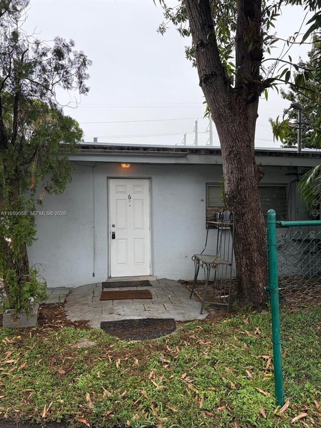 Building Photo - 5411 Ravenswood Rd Unit 6