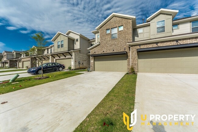 Photo - Upscale TH in University Place