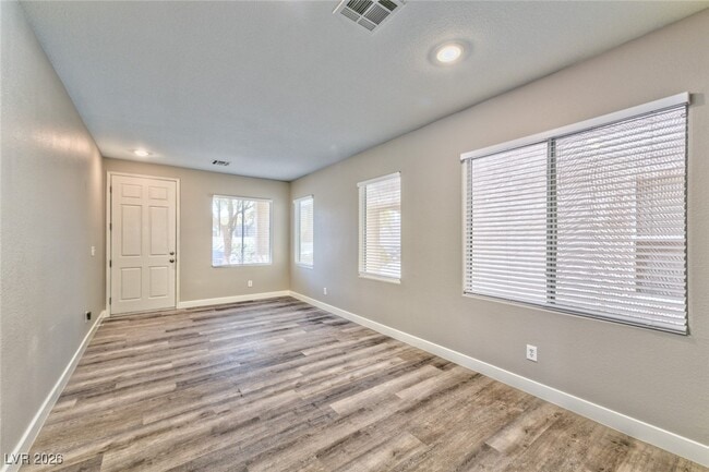 Photo - 7480 Decoro St