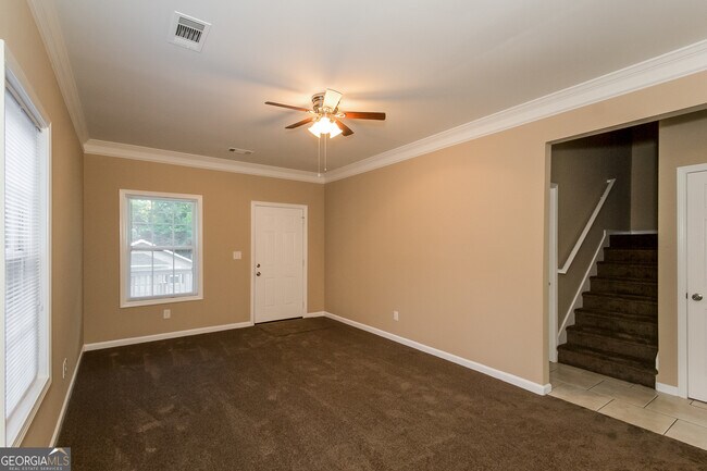 Photo - 117 Brown Ave SE