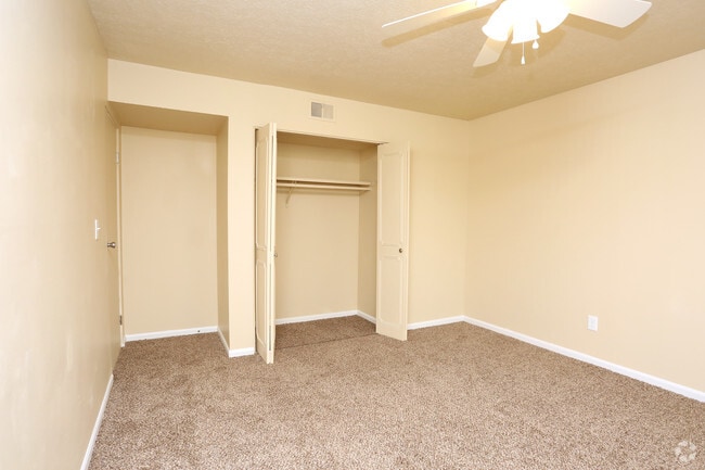 2BR, 1BA - 985 SF - Bedroom