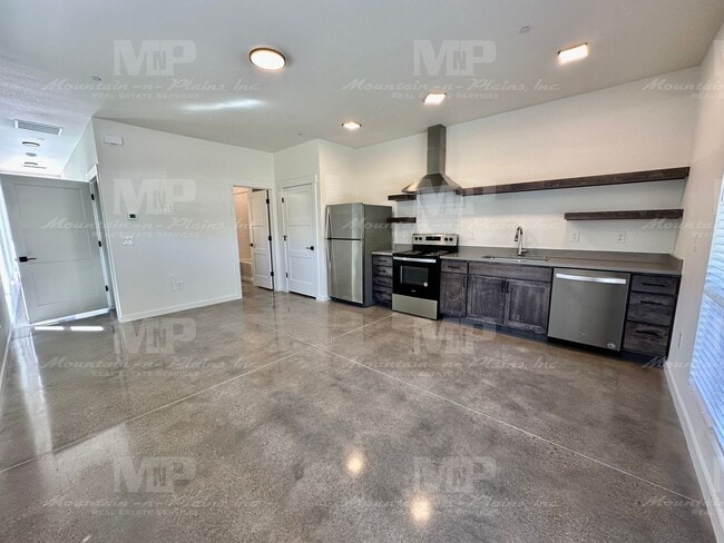 Photo - 301 Parker St