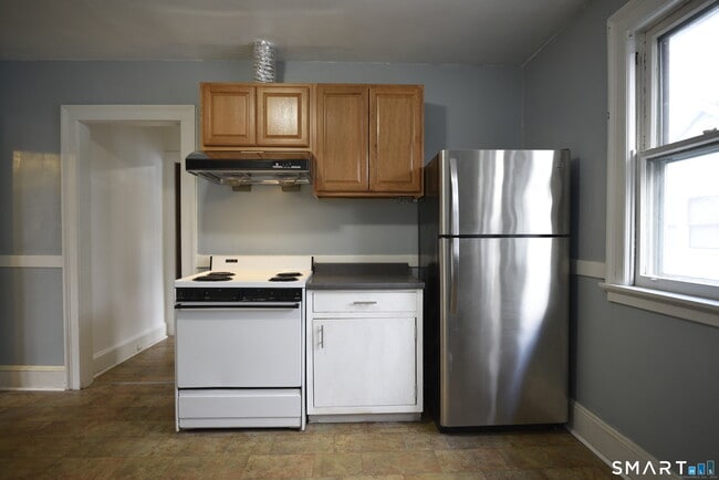 Photo - 214 N Quaker Ln