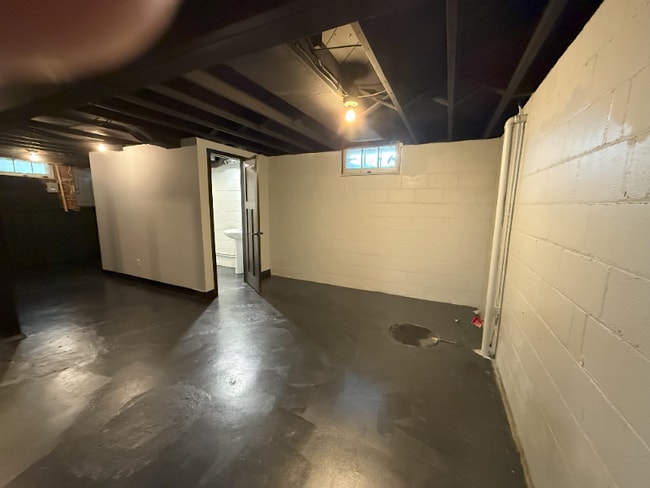 Building Photo - 502 S Washington St Rental