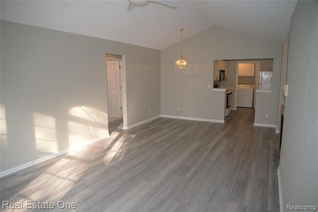 Photo - 5400 Pine Aires Dr