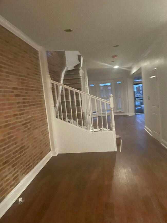 Photo - 2921 Riggs Ave