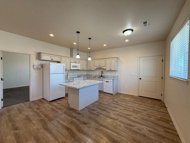 4823/4825 Barbera St