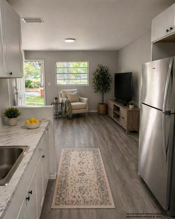 Photo - 190 Ventris Ave W