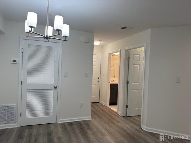 Photo - 1215 Waterford Dr