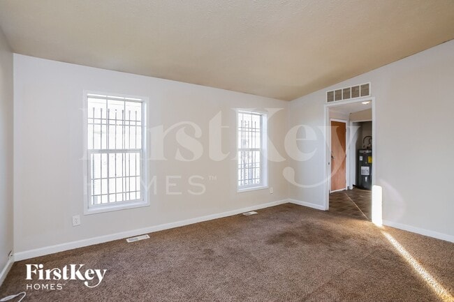 Photo - 5650 Askew Ave