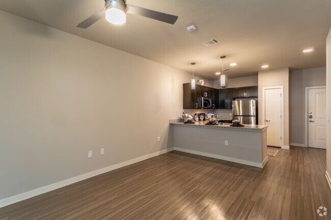 1BR, 1BA - 726SF