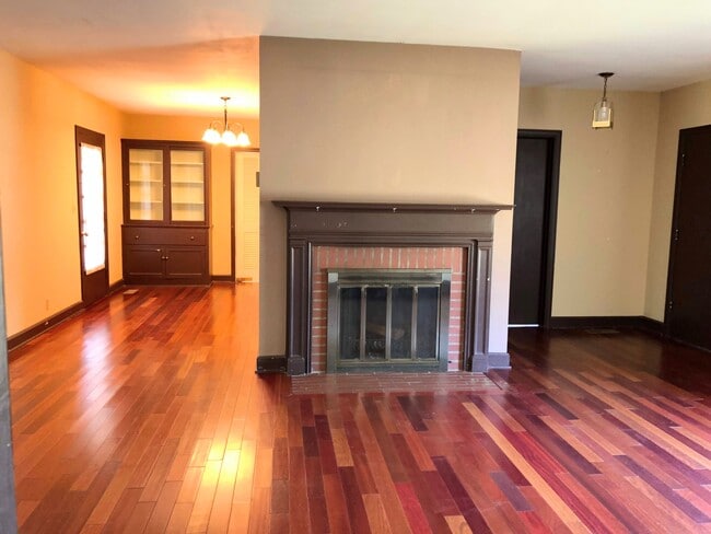 Photo - 1619 Jones Blvd