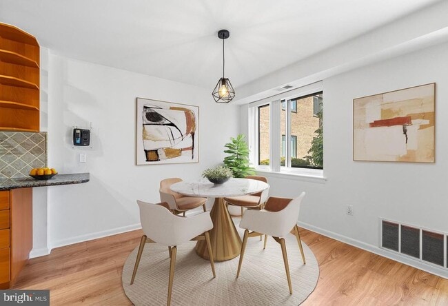 Photo - 1640 Oakwood Dr Unidad W114