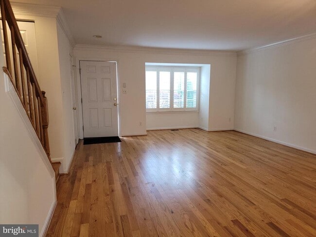 Building Photo - 1926 Thomas Run Cir