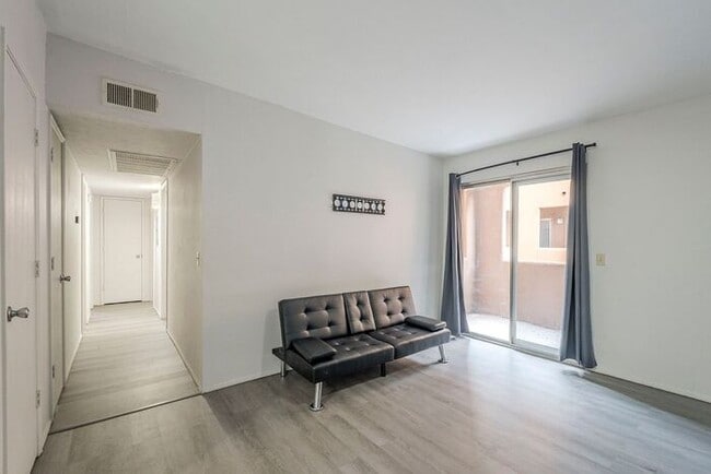 Photo - Bright 3-Bedroom Condo with Community Perk...