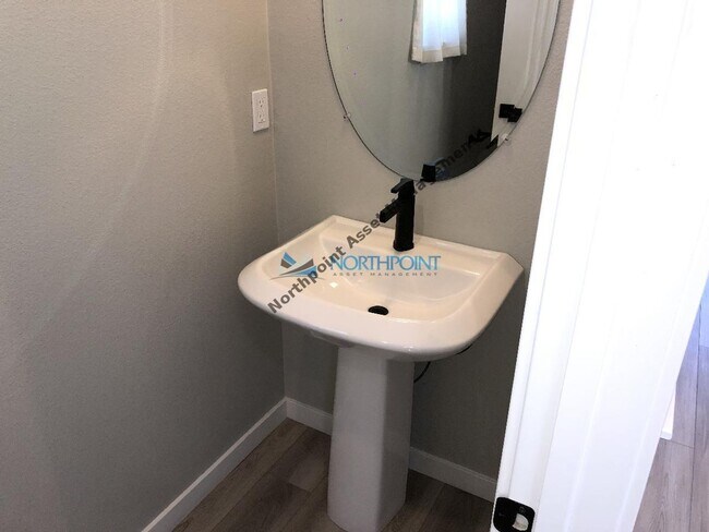 Photo - 4 BR/2.5BA | Newly Renovated Single Family Home | 2-Car Covered Parking | Near Franklin Blvd!