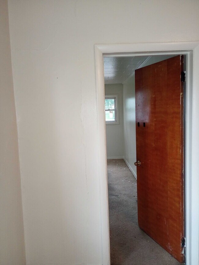 Photo - Welcome Home to Your Charming 2-Bedroom Apartment in Troy!