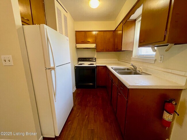 Photo - 3909 S 3rd St Unit 7