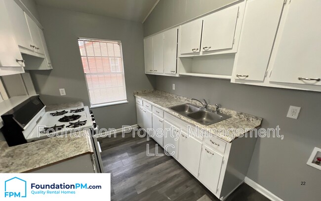 Photo - 4446 Yale Rd