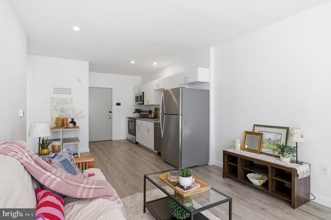 Photo - 915 N Broad St Unit 301